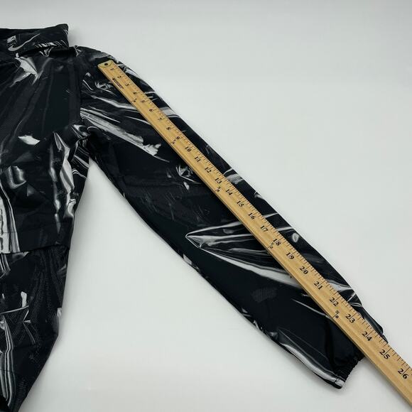 New NIKE Lightweight Jacket Size S Shield Full Zip Windbreaker Rain Running - Picture 10 of 10